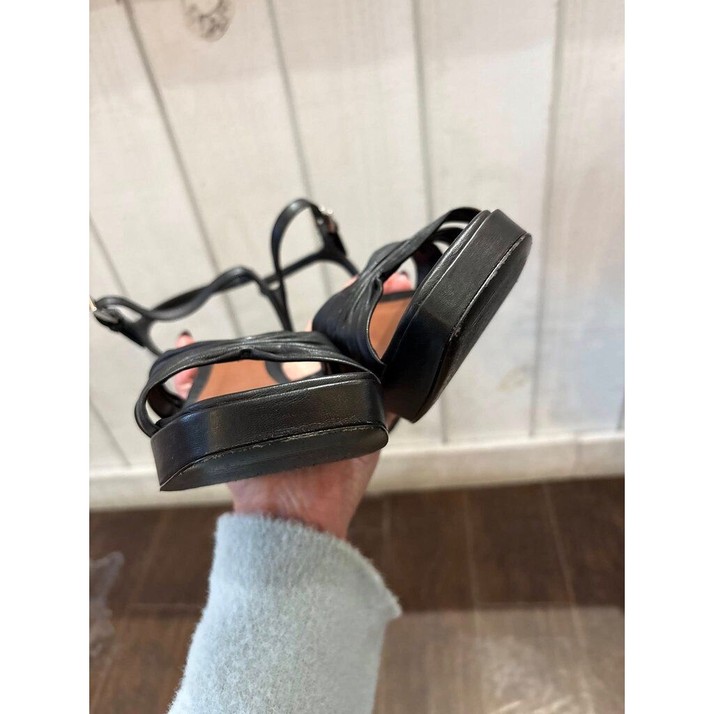Reformation Maize Platform Heeled Sandals - Size 8 (Retails for $278)