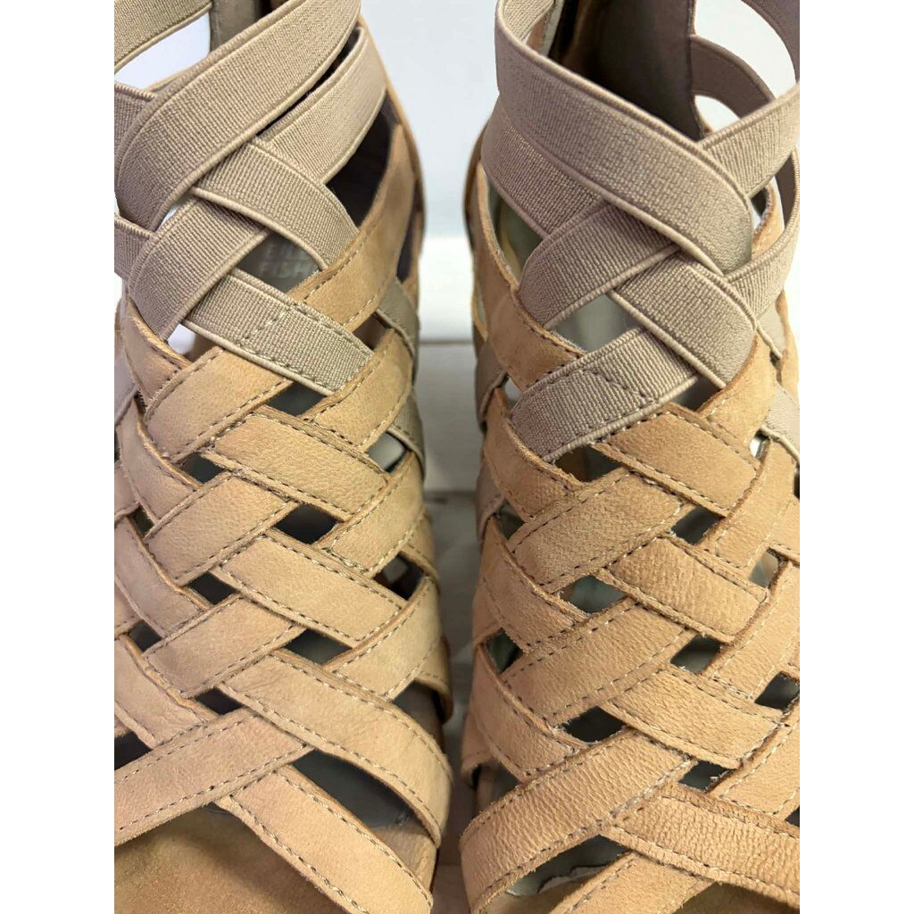 Eileen Fisher Oodle Tumbled Nubuck Leather Heeled Sandals - Size 6.5