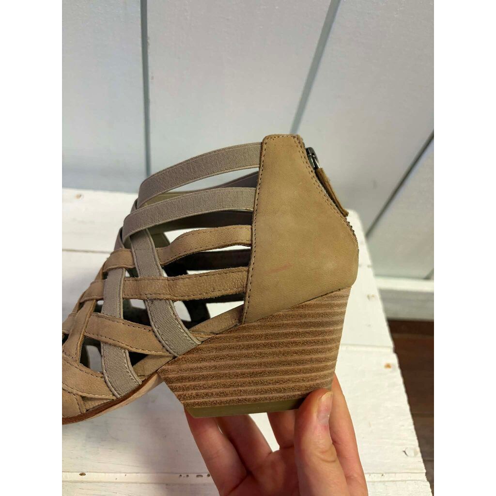 Eileen Fisher Oodle Tumbled Nubuck Leather Heeled Sandals - Size 6.5