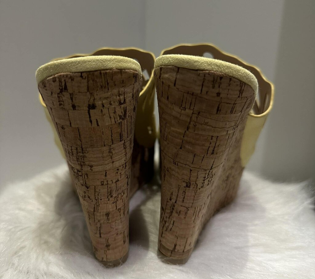 Charles David April Cutout Wedges - Size 9.5