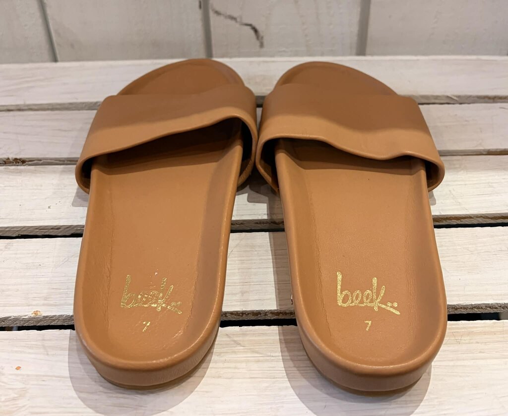 Beek Gallito in Tan (Retails $260) - Size 7