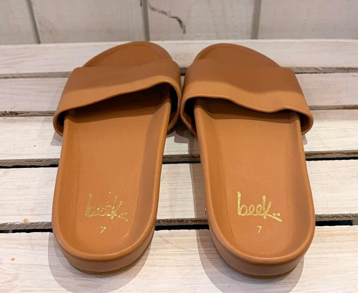 Beek Gallito in Tan (Retails $260) - Size 7