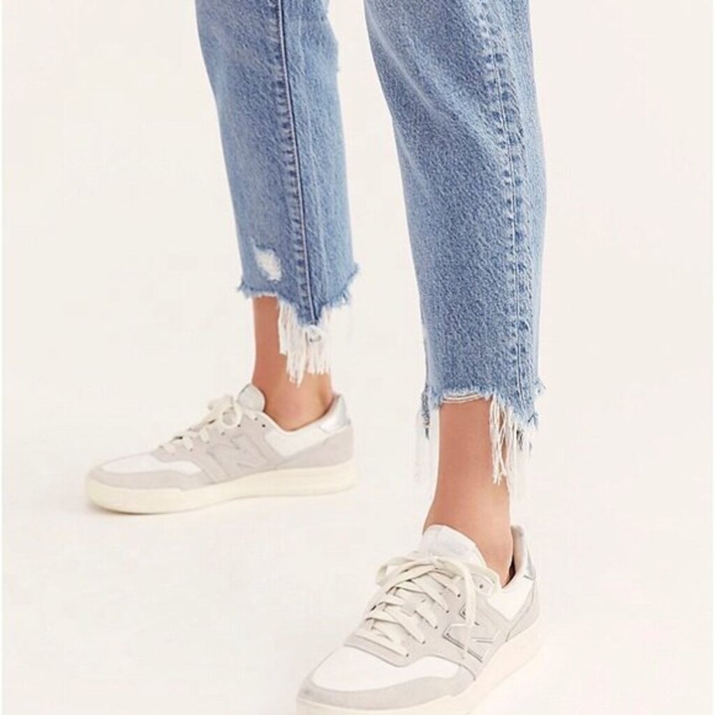 Free People NWT Good Times Relaxed Distressed Skinny Jeans - Size 25