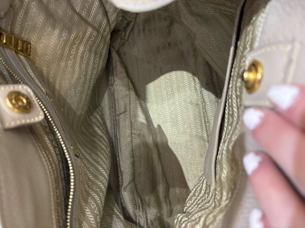 Prada Vitello Daino Side Pocket Hobo