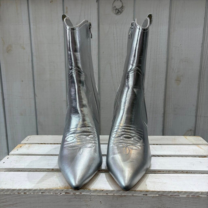Billini Ally Boots - Size 8