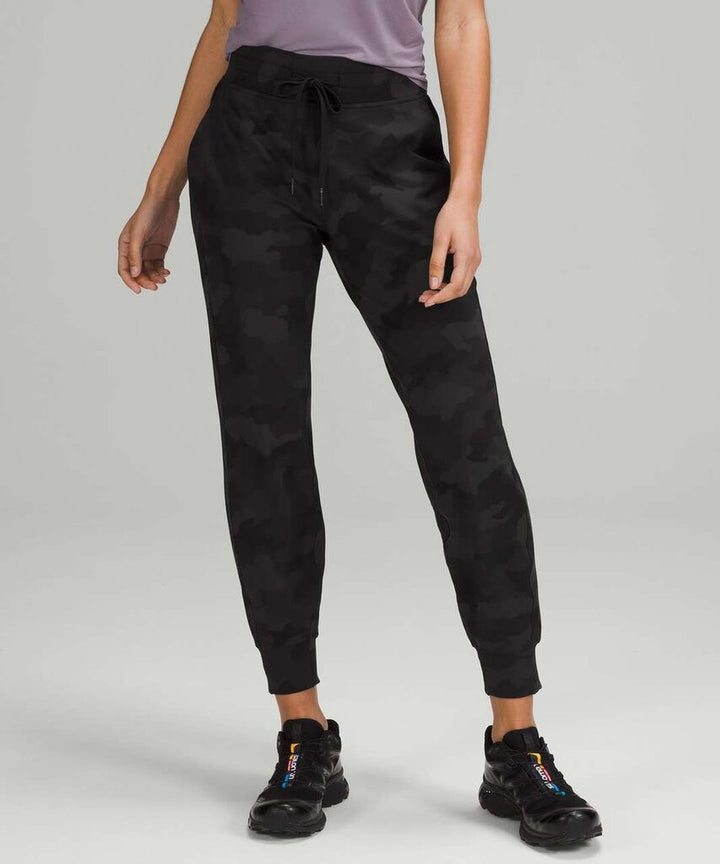 Lululemon NWT Ready to Rulu High-Rise Jogger in Heritage 365 Camo Deep Coal Multi - Size 4