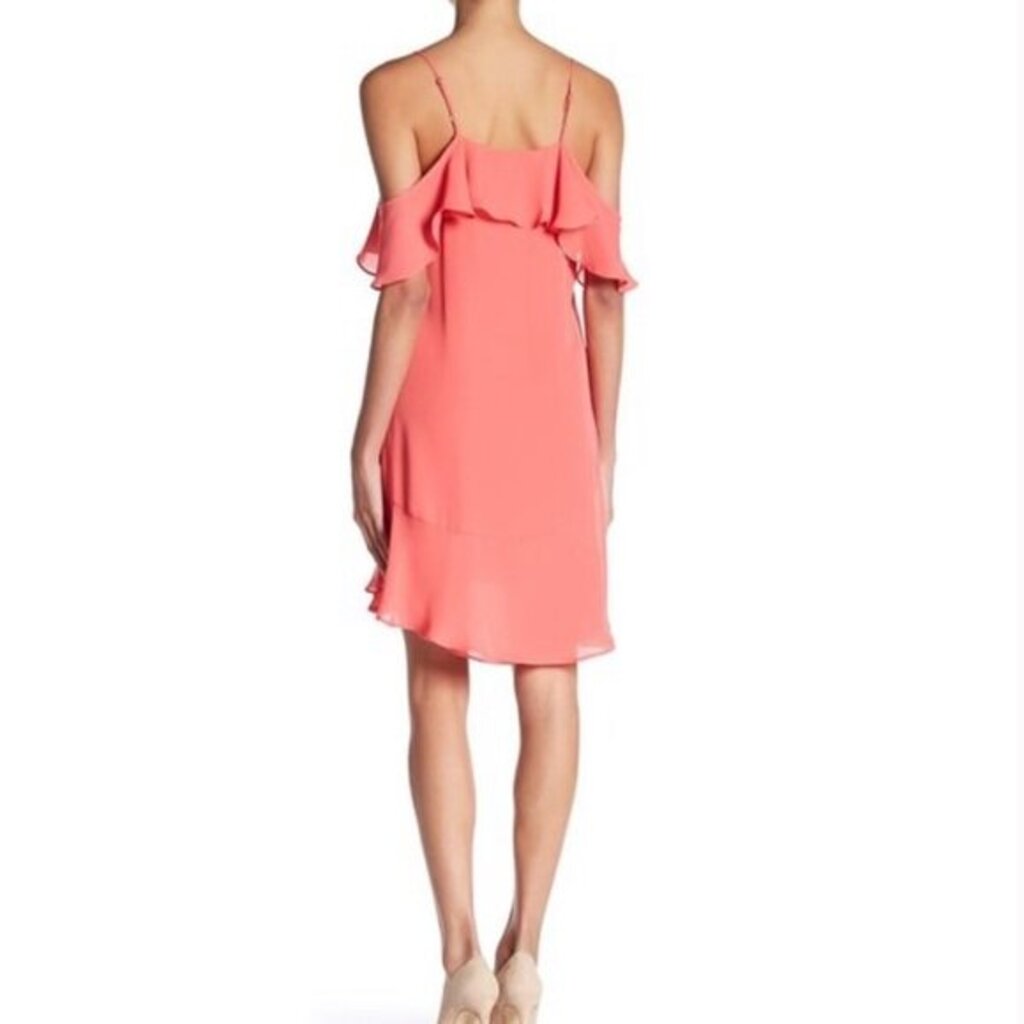Parker NWT Cold Shoulder Shift Dress in Apricot - Size Medium (Retails for $288)