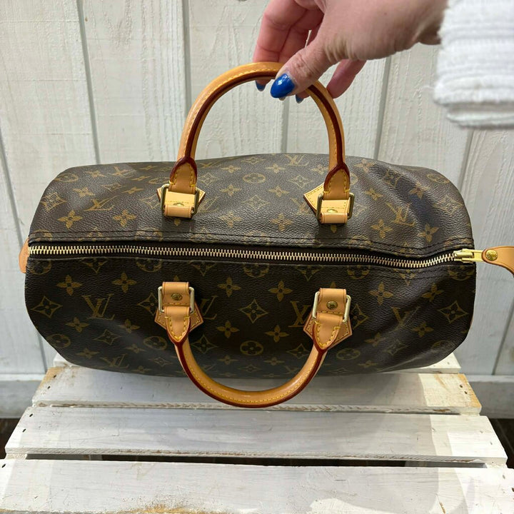 Louis Vuitton Monogram Speedy 35