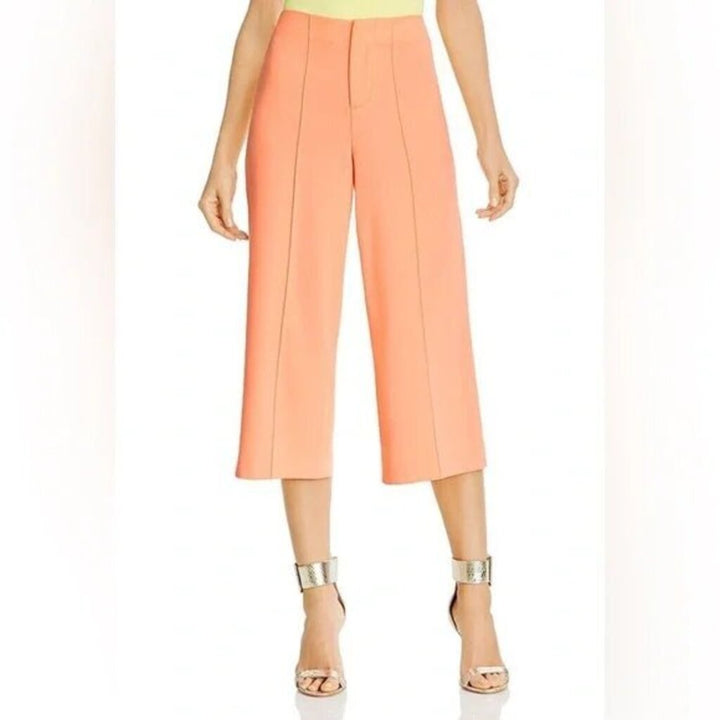 Alice & Olivia Dylan NWT Cropped Pants in Light Peach - Size 6 (retails $265)