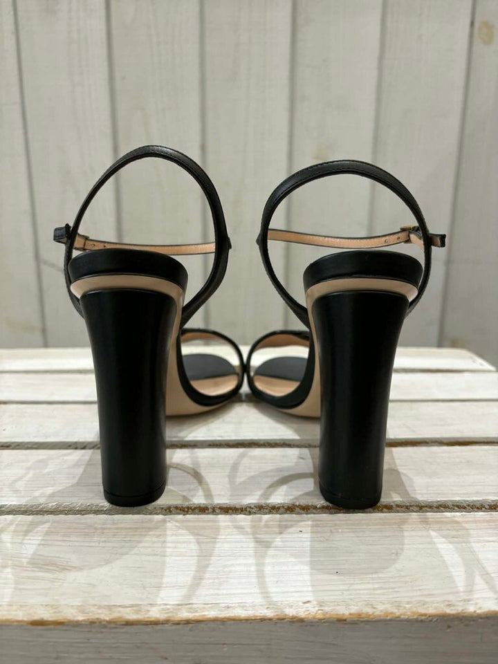 Gucci Double G Logo Leather Sandals - Size 36