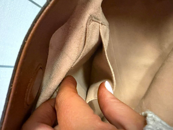 Gucci GG Supreme Monogram Soft Medium Crossbody Tote