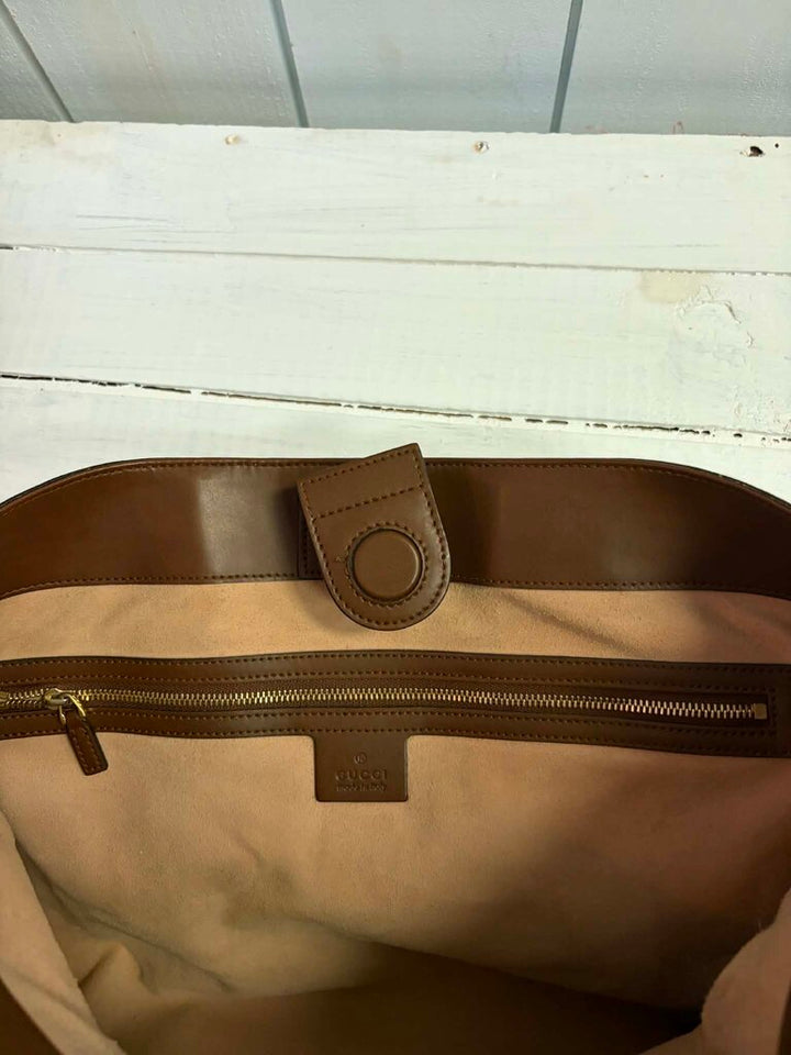 Gucci GG Supreme Monogram Soft Medium Crossbody Tote
