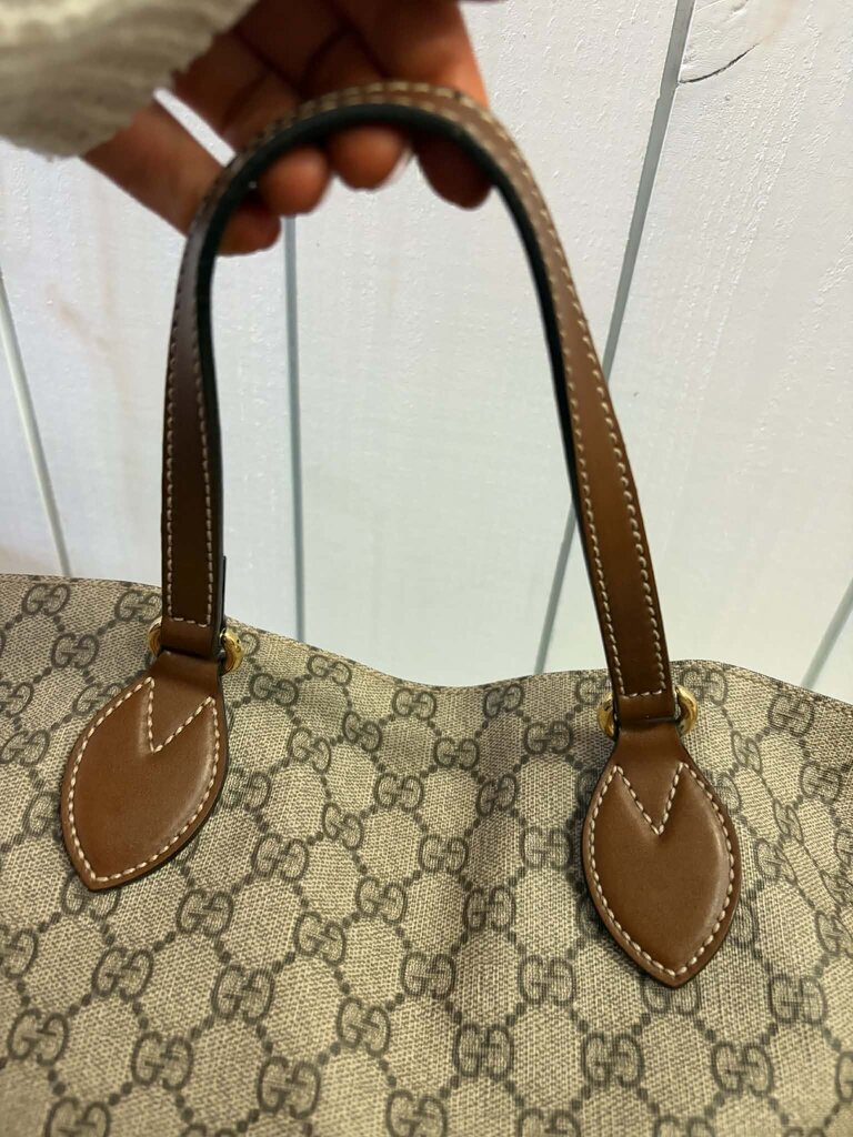 Gucci GG Supreme Monogram Soft Medium Crossbody Tote