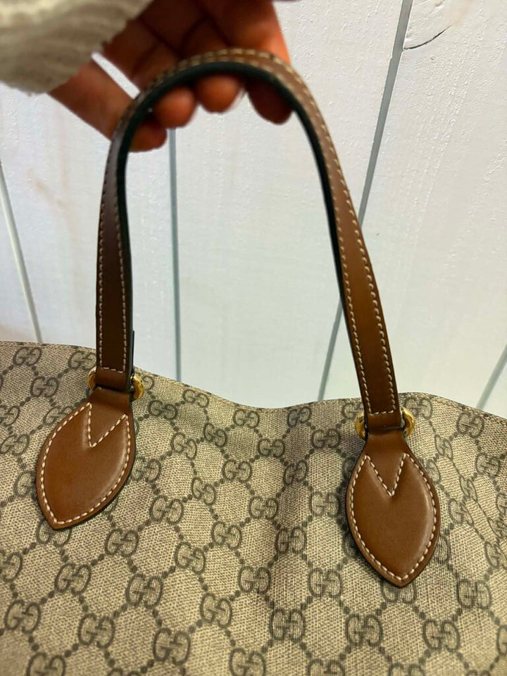 Gucci GG Supreme Monogram Soft Medium Crossbody Tote