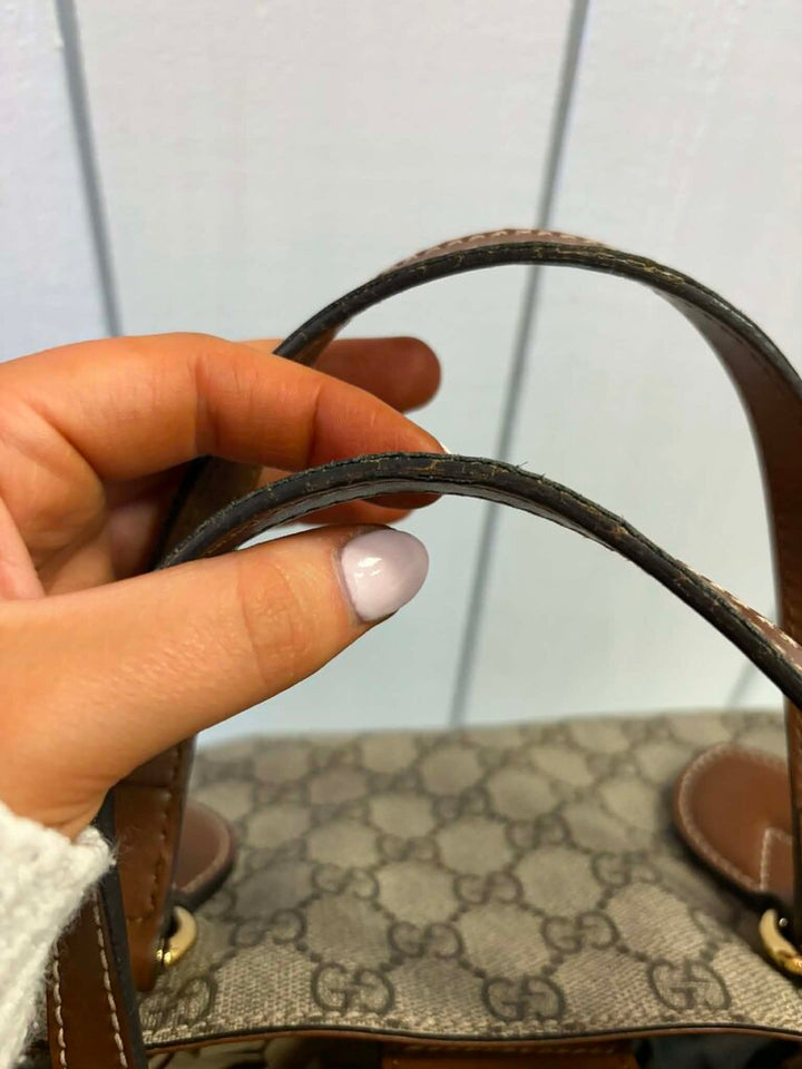 Gucci GG Supreme Monogram Soft Medium Crossbody Tote