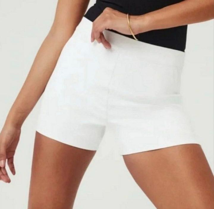 Spanx On The Go Shorts In Classic White NWT - Size Medium