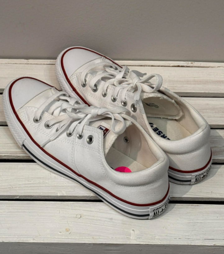 Converse Chuck taylor All Star Madison Low Top Sneakers - Size 9
