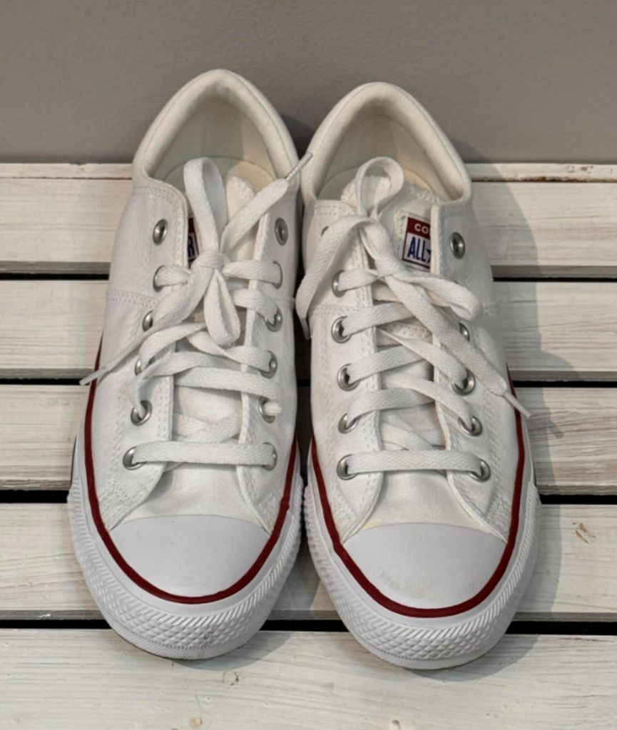 Converse Chuck taylor All Star Madison Low Top Sneakers - Size 9