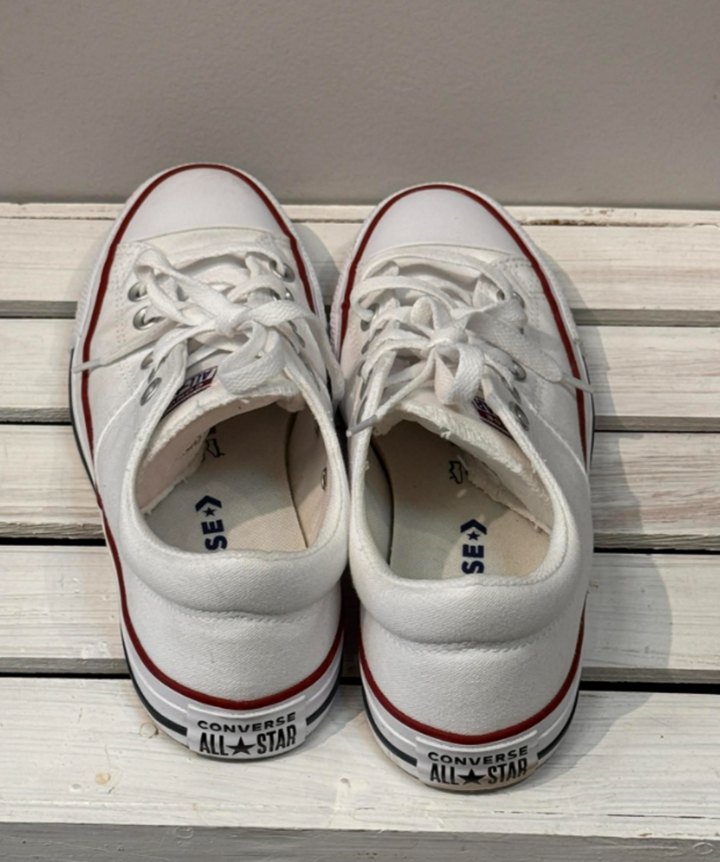 Converse Chuck taylor All Star Madison Low Top Sneakers - Size 9