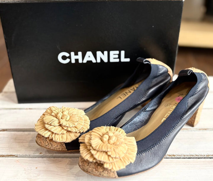 Chanel Navy Leather And Raffia Camellia Scrunch Cork Block Heel Pumps - Size 39