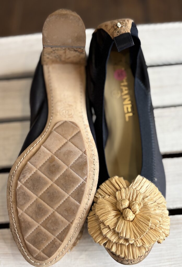 Chanel Navy Leather And Raffia Camellia Scrunch Cork Block Heel Pumps - Size 39