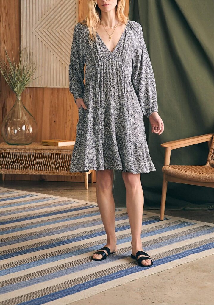 Faherty Sirene Dress in Navy Ditsy Floral - Size Small