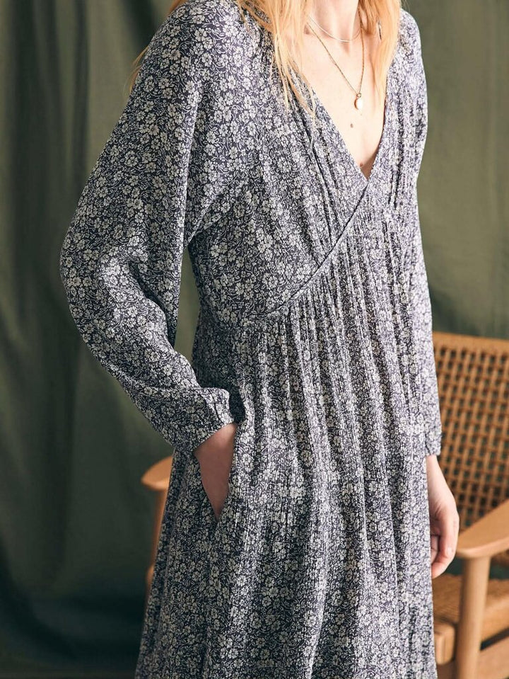 Faherty Sirene Dress in Navy Ditsy Floral - Size Small