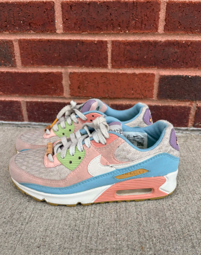 Nike Womans Air Max 90 SE Sun Club - Size 6.5
