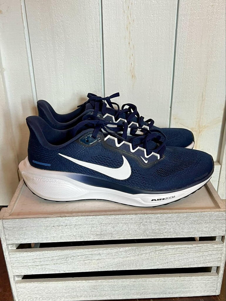 Nike Air Zoom Pegasus 41 TB Sneakers In College Navy - Size 7.5M/9.5F