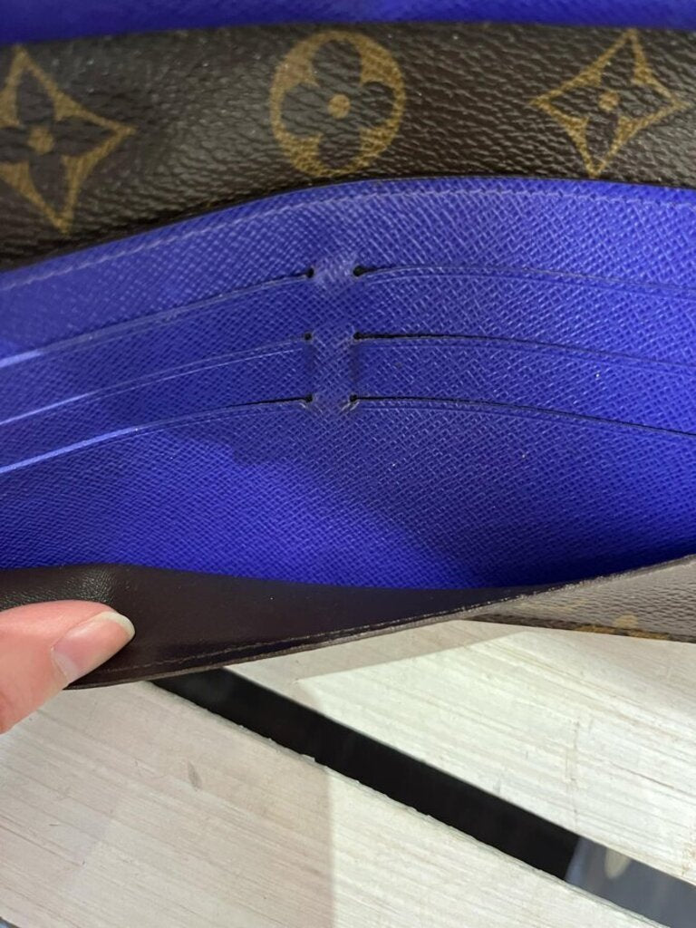 Louis Vuitton Marie-Lou Wallet