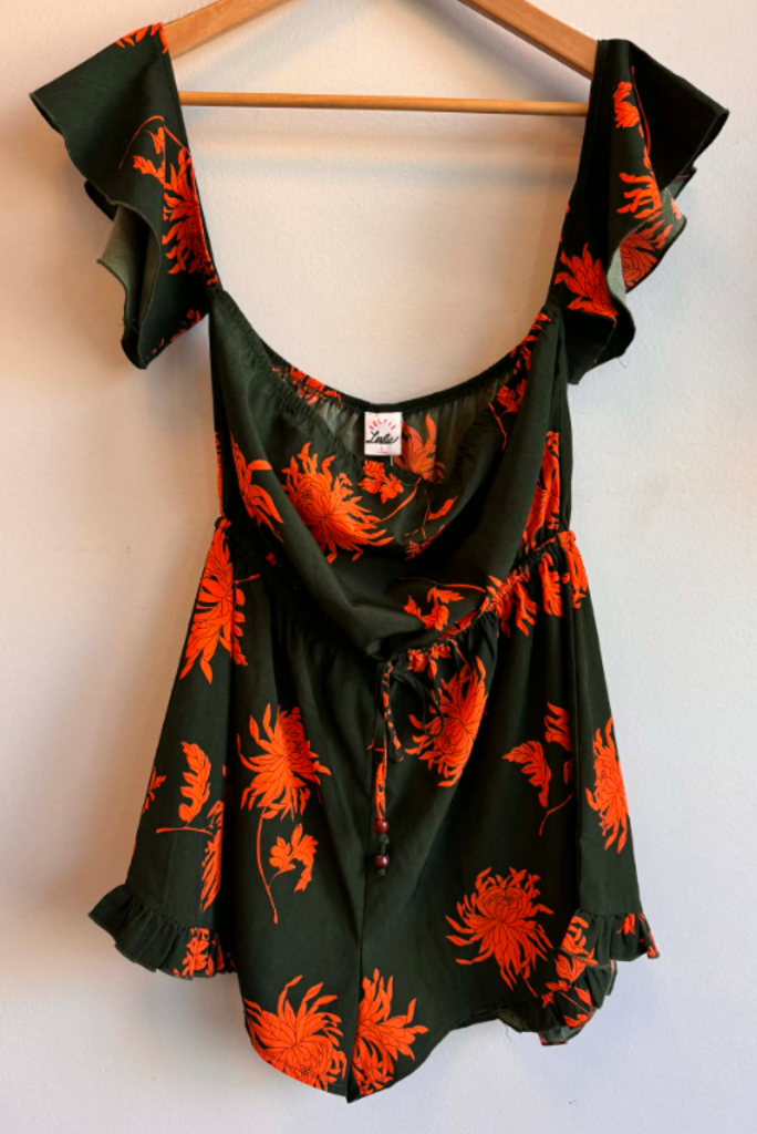 Selfie Leslie Green Floral Flutter Sleeve Romper - Size Large