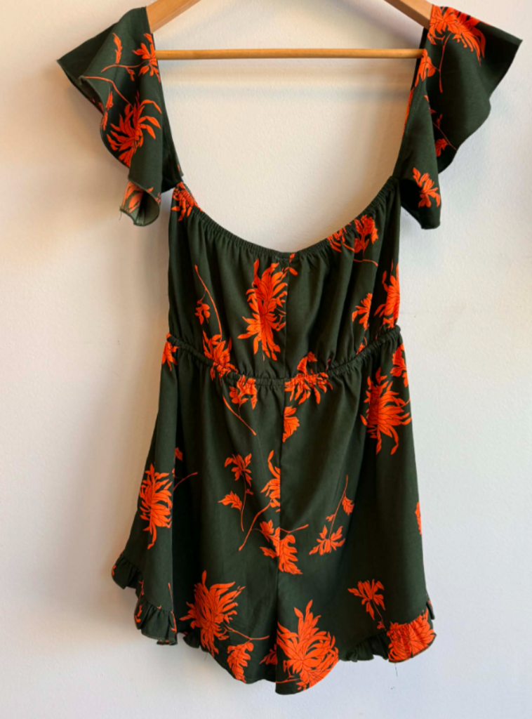 Selfie Leslie Green Floral Flutter Sleeve Romper - Size Large