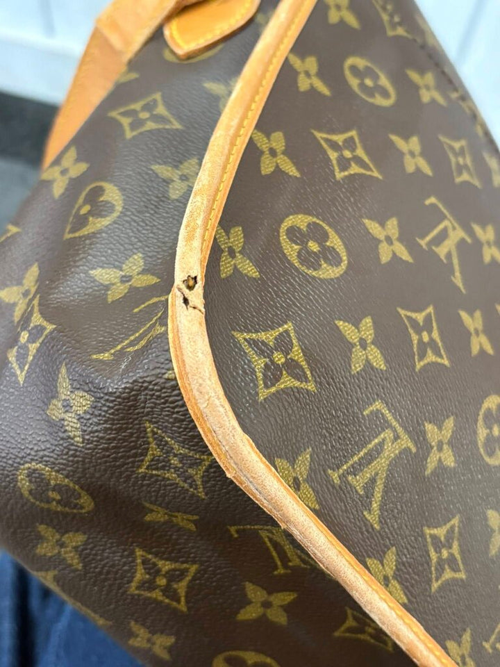 Louis Vuitton Monogram Sac Gibeciere