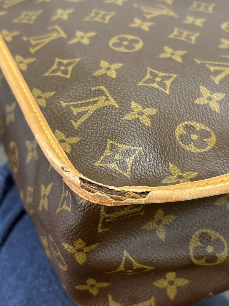 Louis Vuitton Monogram Sac Gibeciere