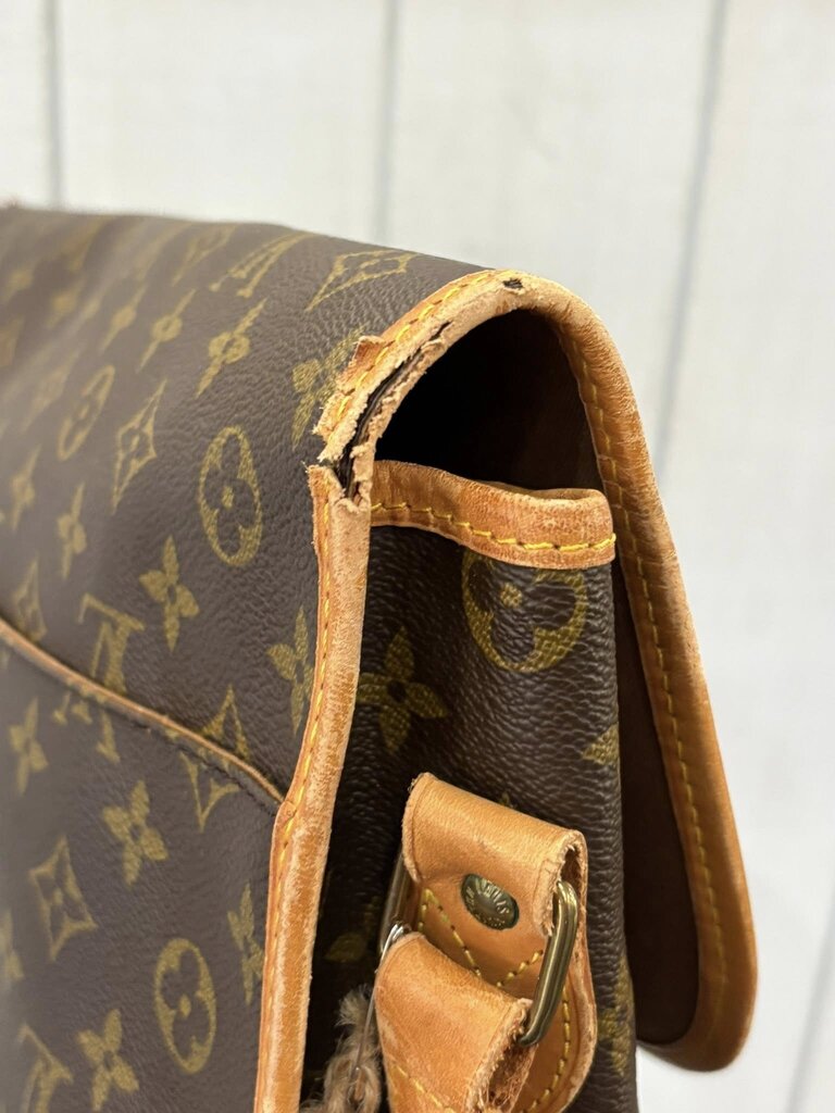 Louis Vuitton Monogram Sac Gibeciere