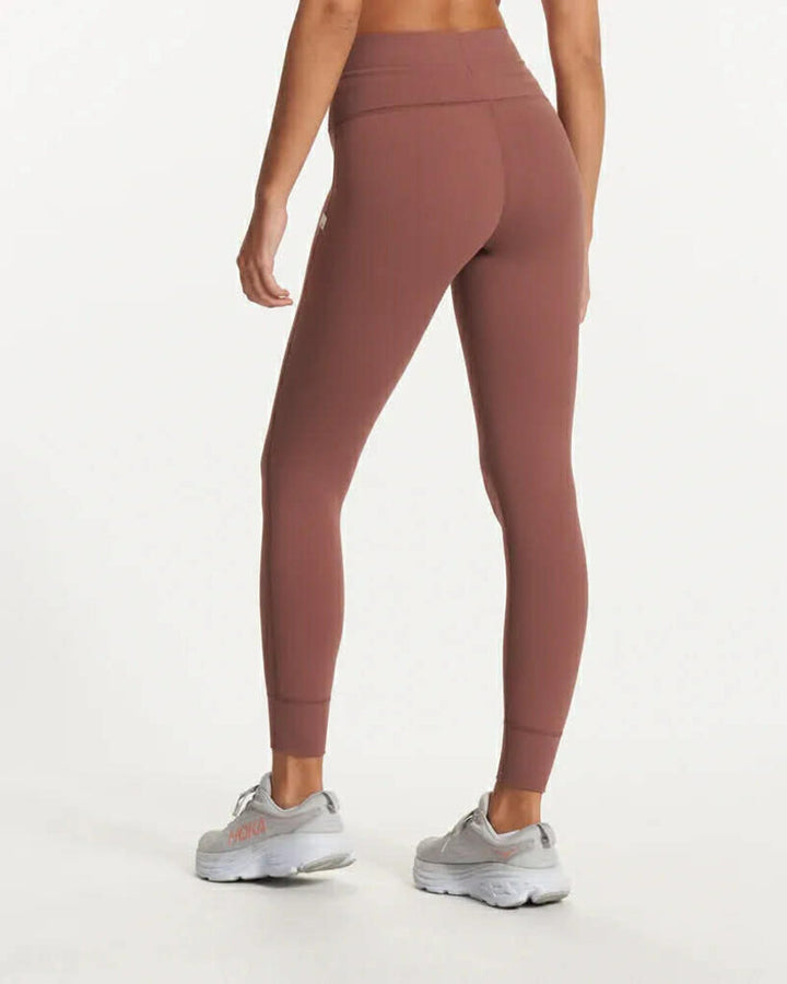 Vuori Daily Leggings in Sedona Brown - Size Small