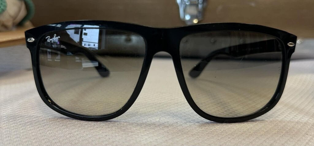 Rayban Boyfriend Sunnies w/ case