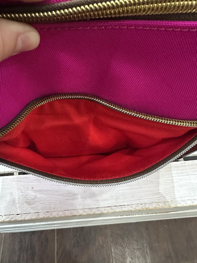 Dooney & Bourke NWT Nylon Crossbody in Fuchsia (Retails for $148)