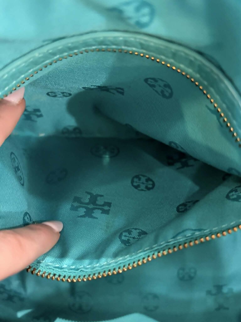 Tory Burch Amanda Classic Handle Hobo Bag