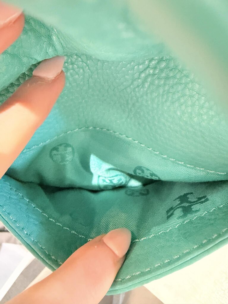 Tory Burch Amanda Classic Handle Hobo Bag