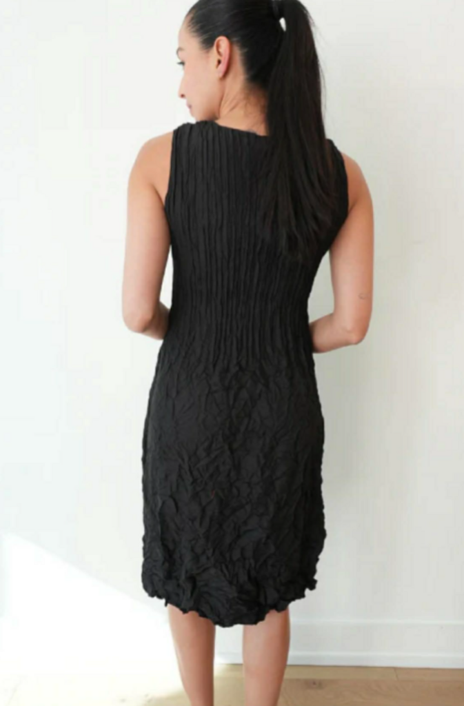 Alquena Smash Pocket Dress - Size Medium