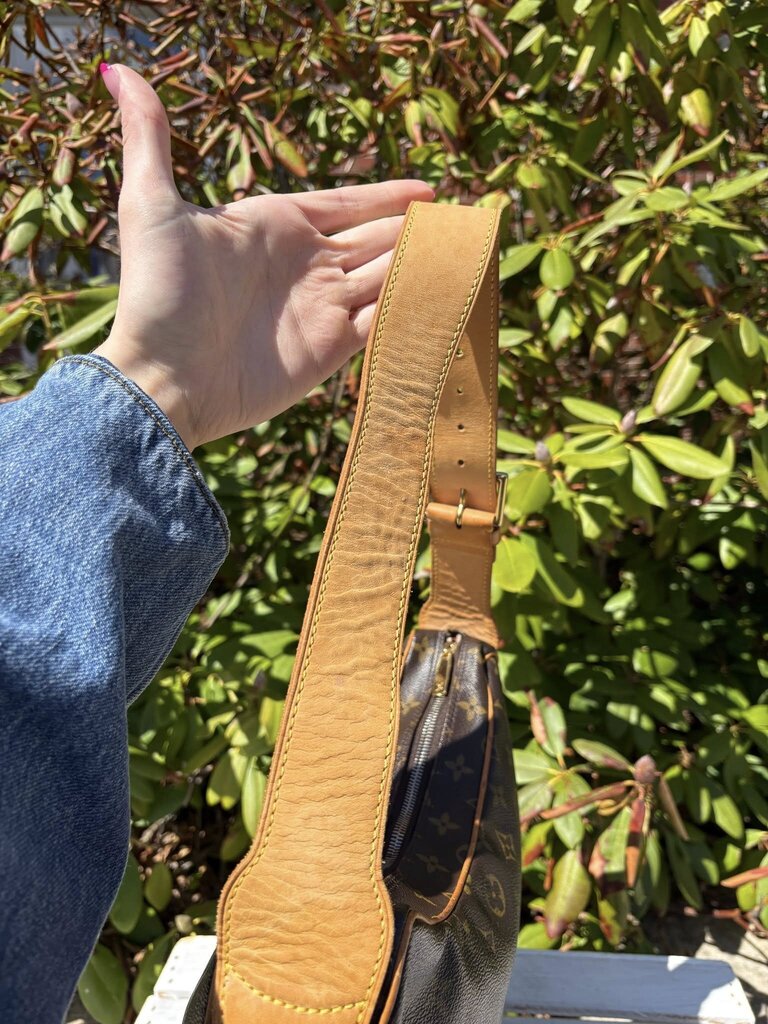 Louis Vuitton Monogram Croissant GM