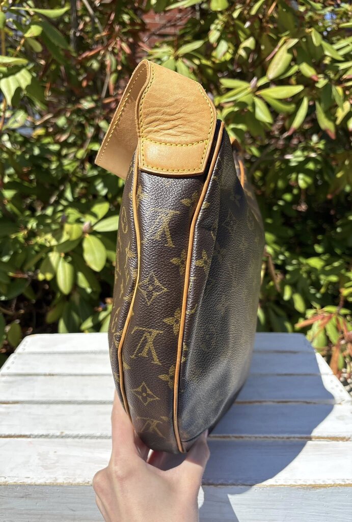 Louis Vuitton Monogram Croissant GM