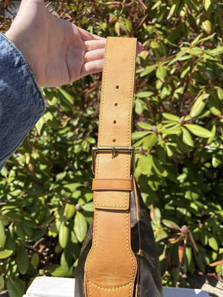 Louis Vuitton Monogram Croissant GM