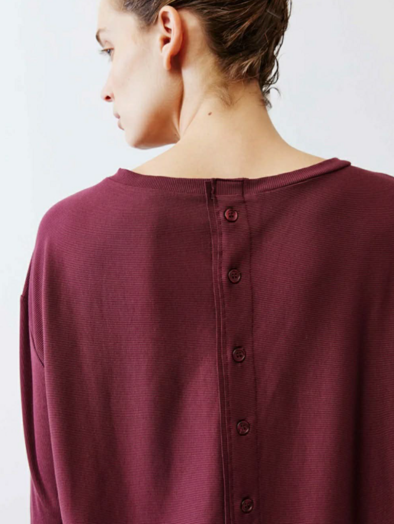 Ruti Essential Top With Buttons In The Back - Size Medium