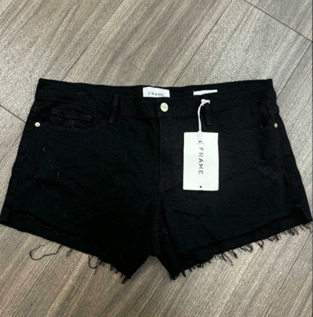 Frame NWT Le Cutoff Black Denim Shorts - Size 32