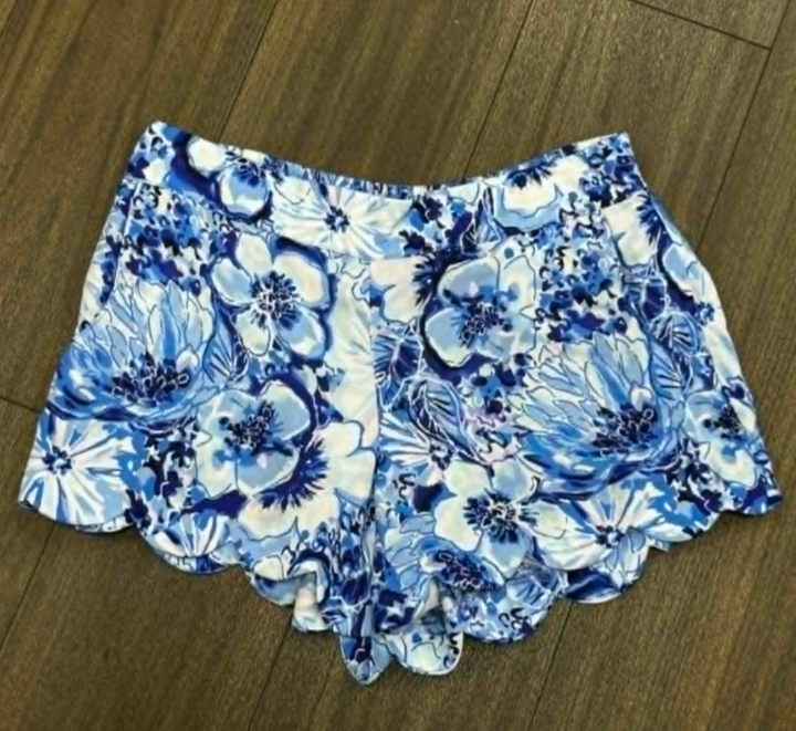 Lilly Pulitzer Dahlia Shorts In Catch And Keep Floral - Size Large
