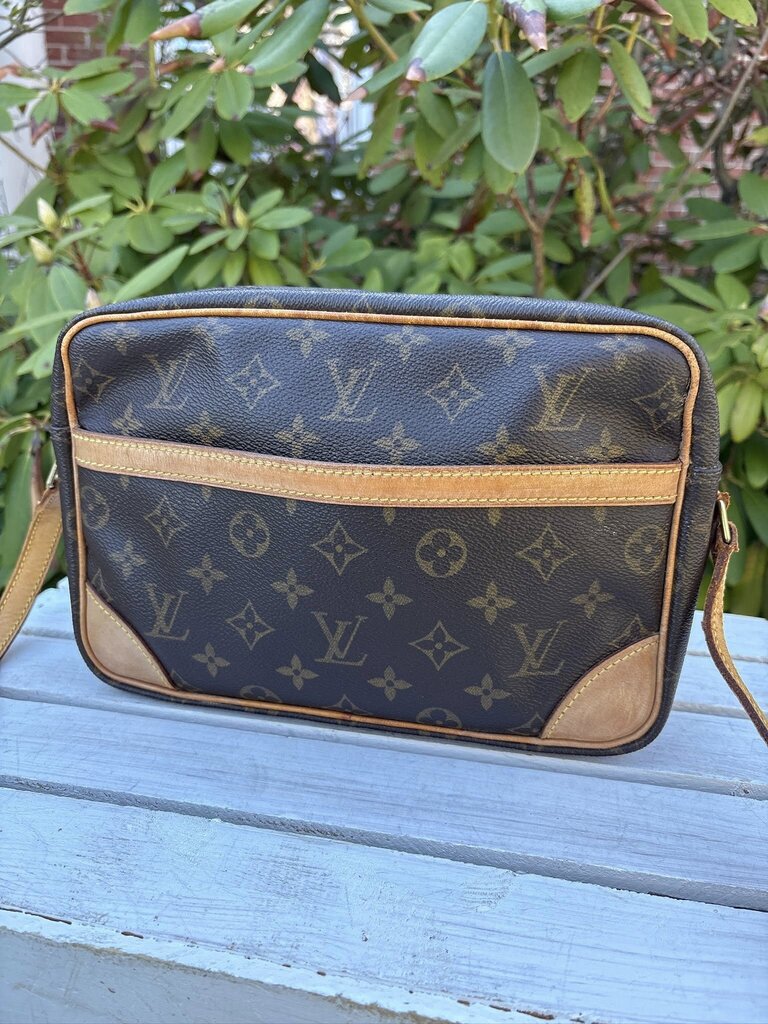 Louis Vuitton Monogram Trocadero 27 Crossbody