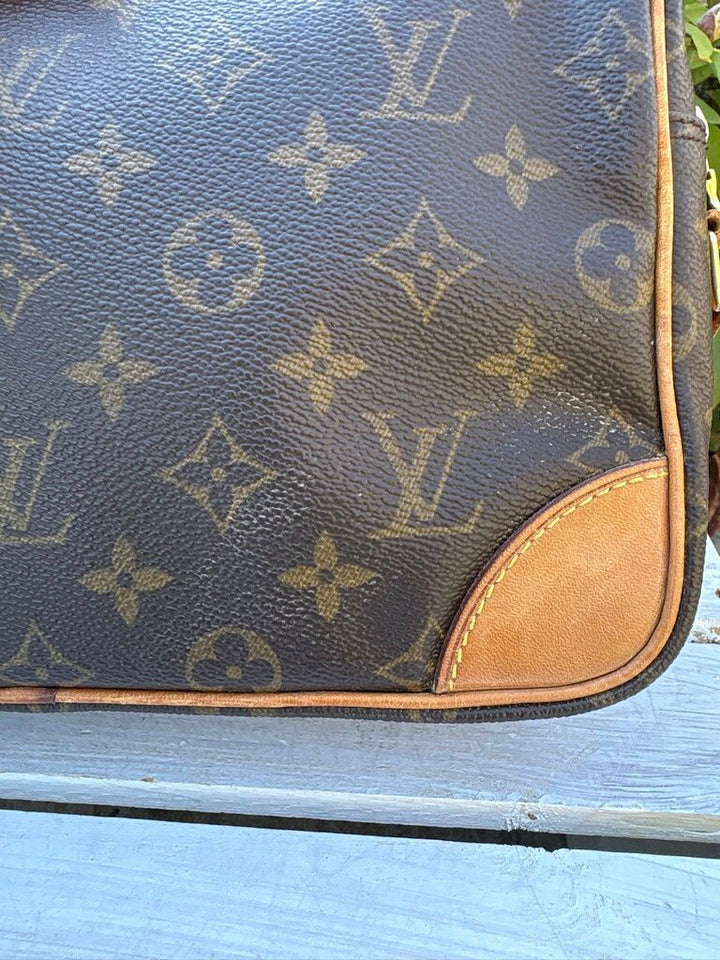 Louis Vuitton Monogram Trocadero 27 Crossbody