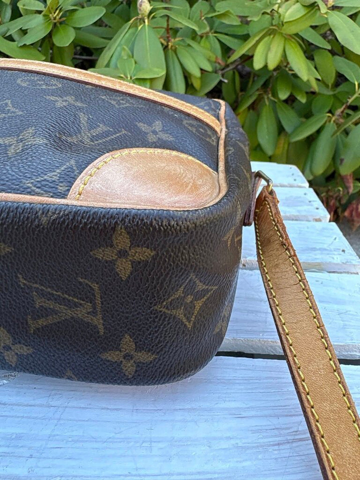 Louis Vuitton Monogram Trocadero 27 Crossbody